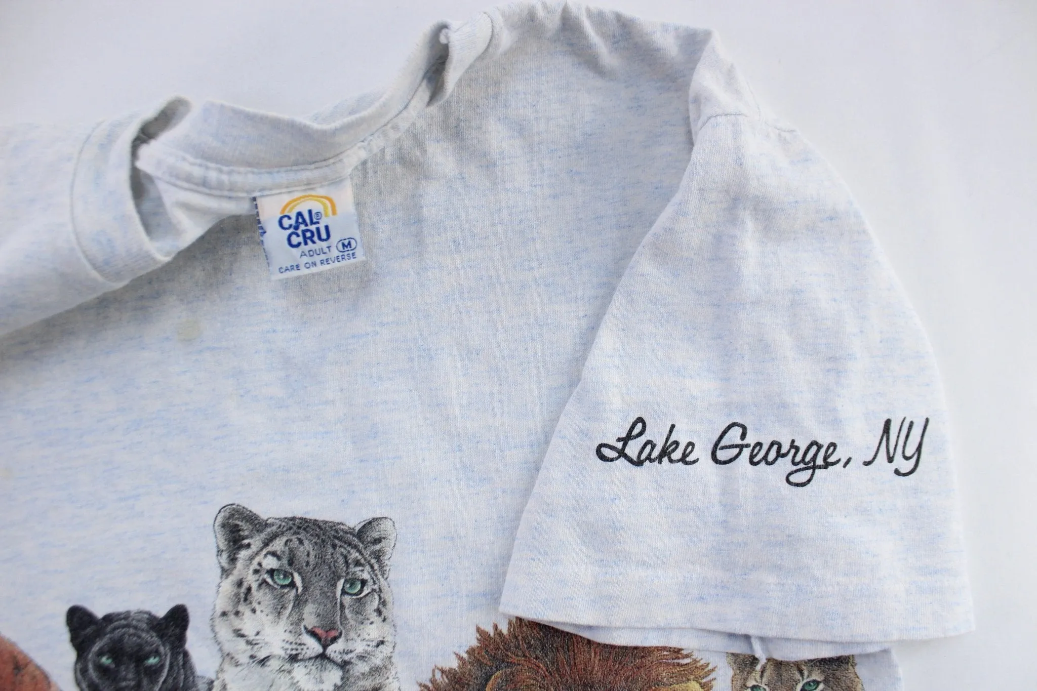 1992 Cats Of The World Nature Graphic T-Shirt