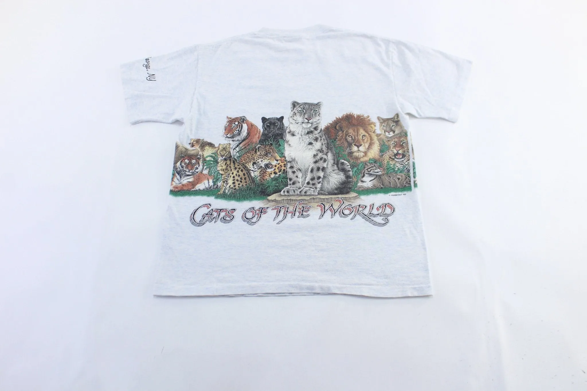 1992 Cats Of The World Nature Graphic T-Shirt