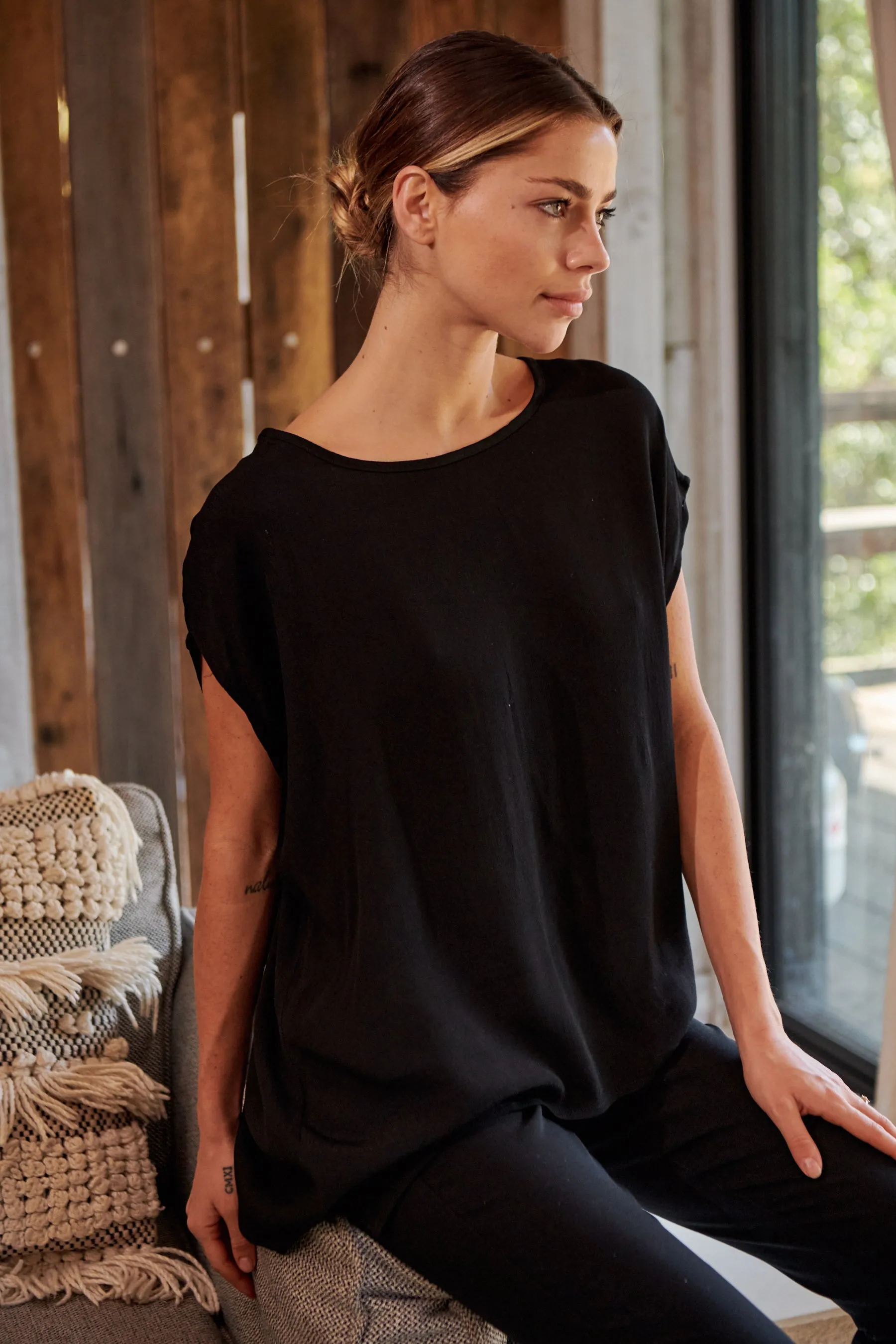 Chele Short Sleeve Oversized Black Plain Top
